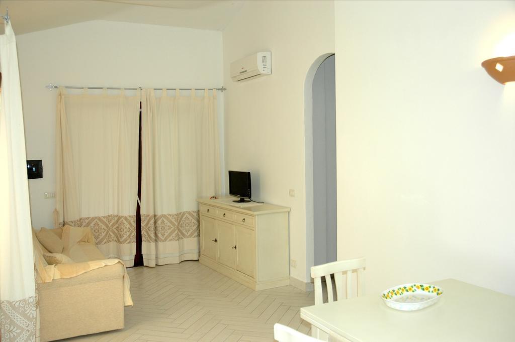 Holiday Homes Stella Marina San Teodoro  Room photo